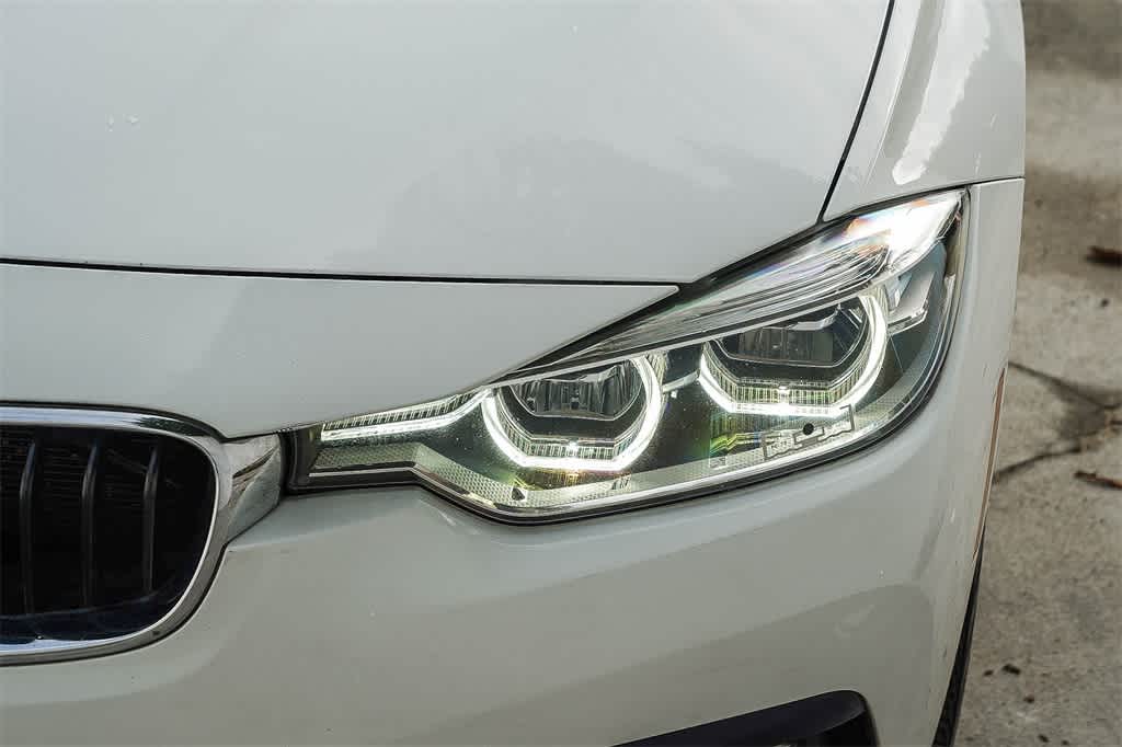 Thumbnail: 2018 BMW 3 Series - 8