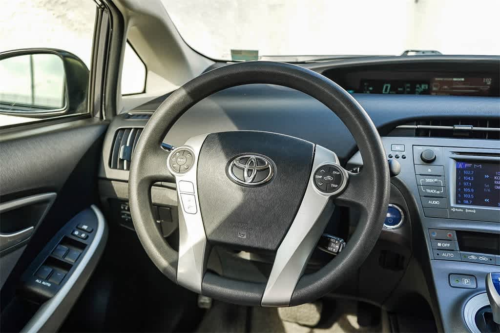 Thumbnail: 2015 Toyota Prius - 15