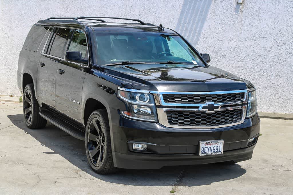Thumbnail: 2018 Chevrolet Suburban - 3
