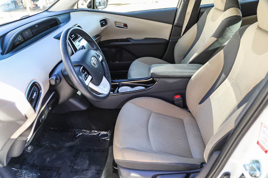 Thumbnail: 2016 Toyota Prius - 14