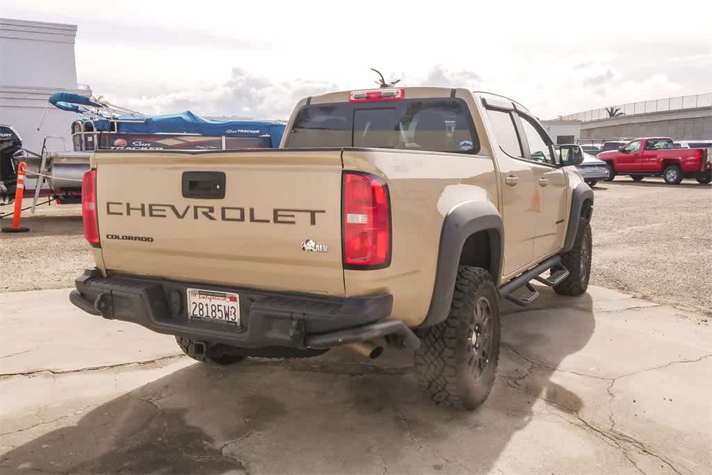 Thumbnail: 2022 Chevrolet Colorado - 9