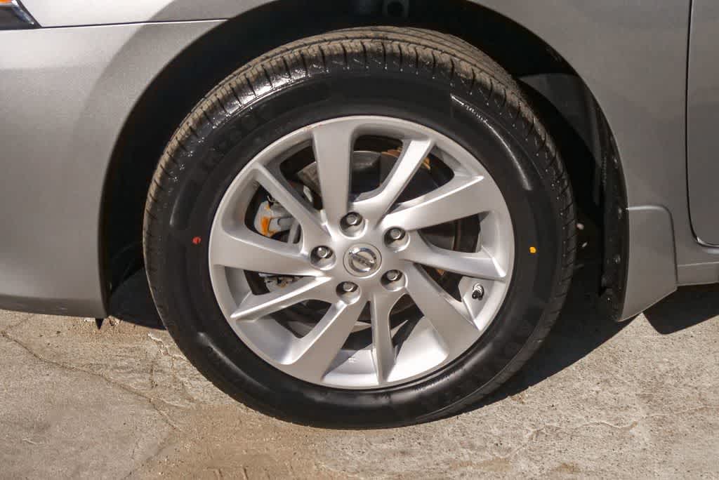 Thumbnail: 2014 Nissan Sentra - 5