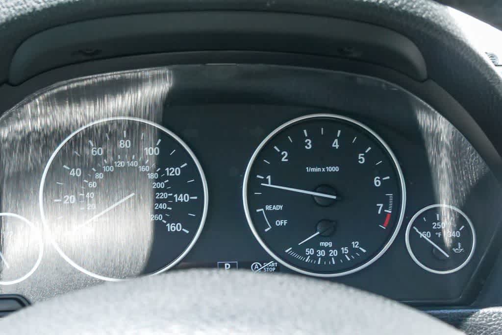 Thumbnail: 2013 BMW 3 Series - 22