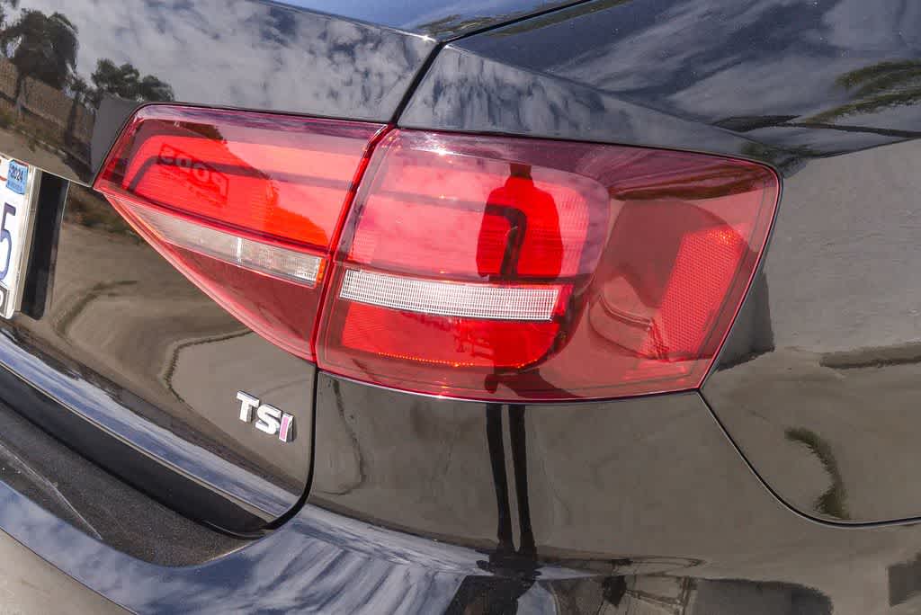 Thumbnail: 2017 Volkswagen Jetta - 10
