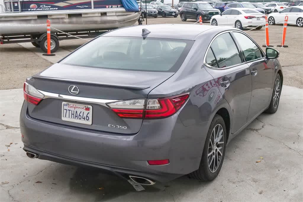 Thumbnail: 2016 Lexus ES - 9