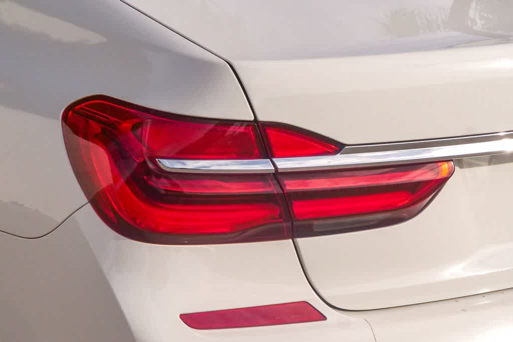 Thumbnail: 2018 BMW 7 Series - 10