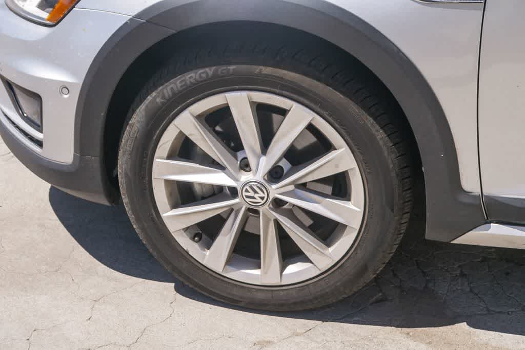 Thumbnail: 2017 Volkswagen Golf - 5