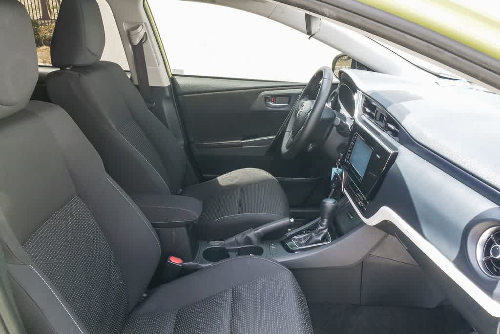 Thumbnail: 2017 Toyota Corolla iM - 16