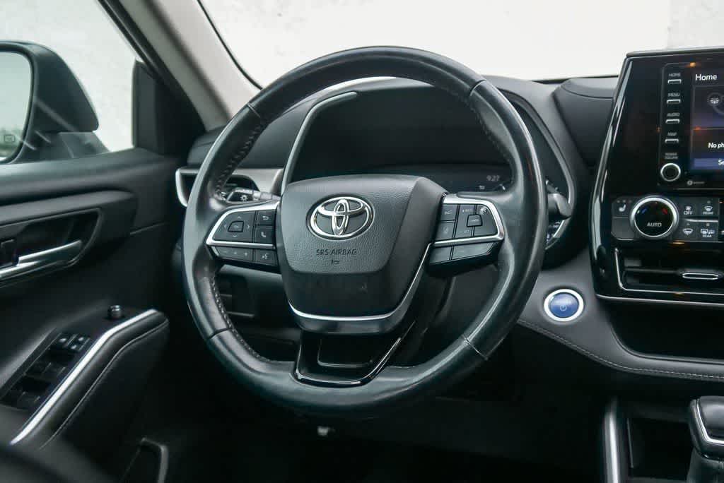 Thumbnail: 2021 Toyota Highlander - 13