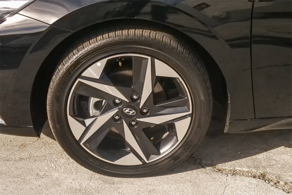 Thumbnail: 2023 Hyundai Elantra - 5