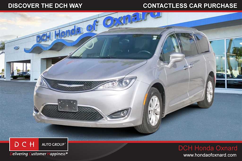 Thumbnail: 2017 Chrysler Pacifica - 1