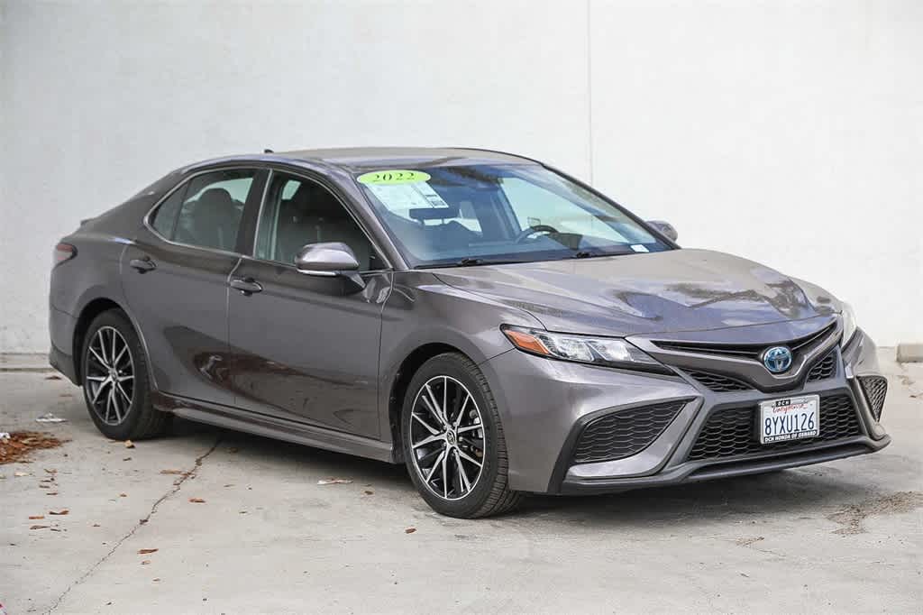2022 Toyota Camry Hybrid SE photo 3