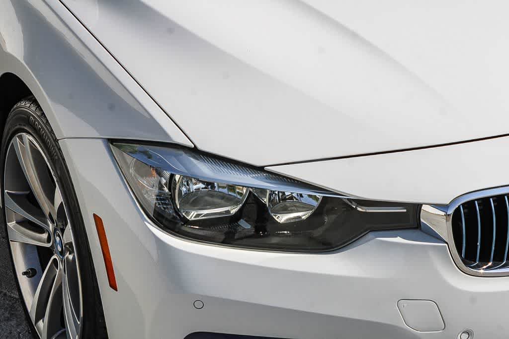 Thumbnail: 2017 BMW 3 Series - 4