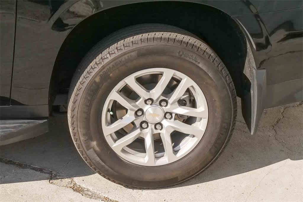 Thumbnail: 2024 Chevrolet Suburban - 6