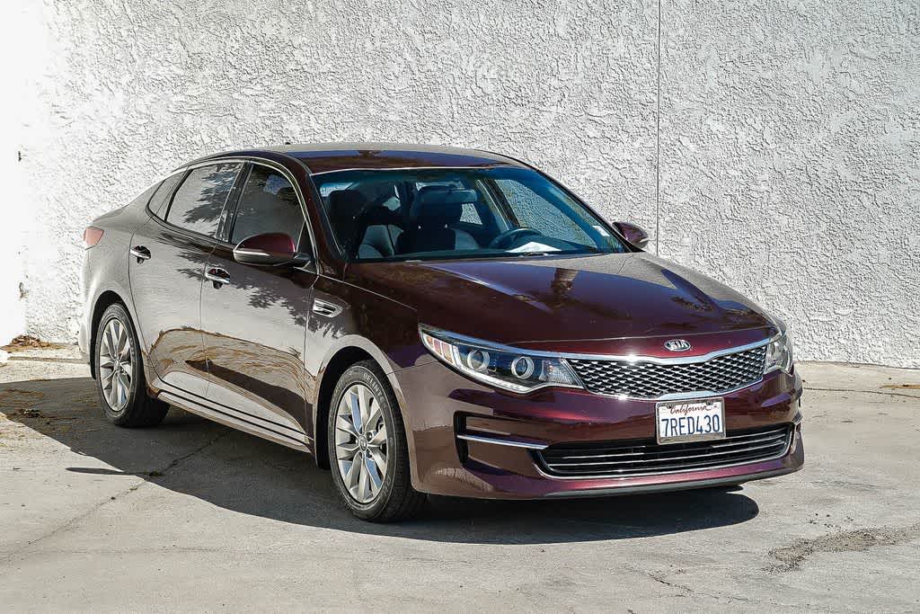 Thumbnail: 2016 Kia Optima - 3