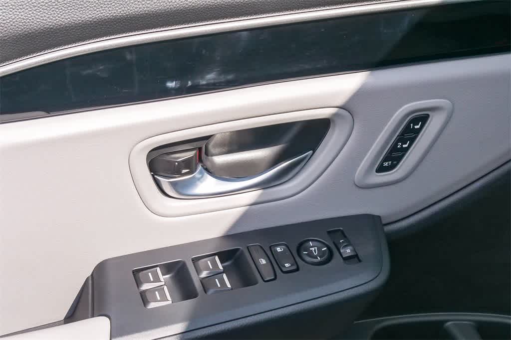 Thumbnail: 2025 Honda Pilot - 17