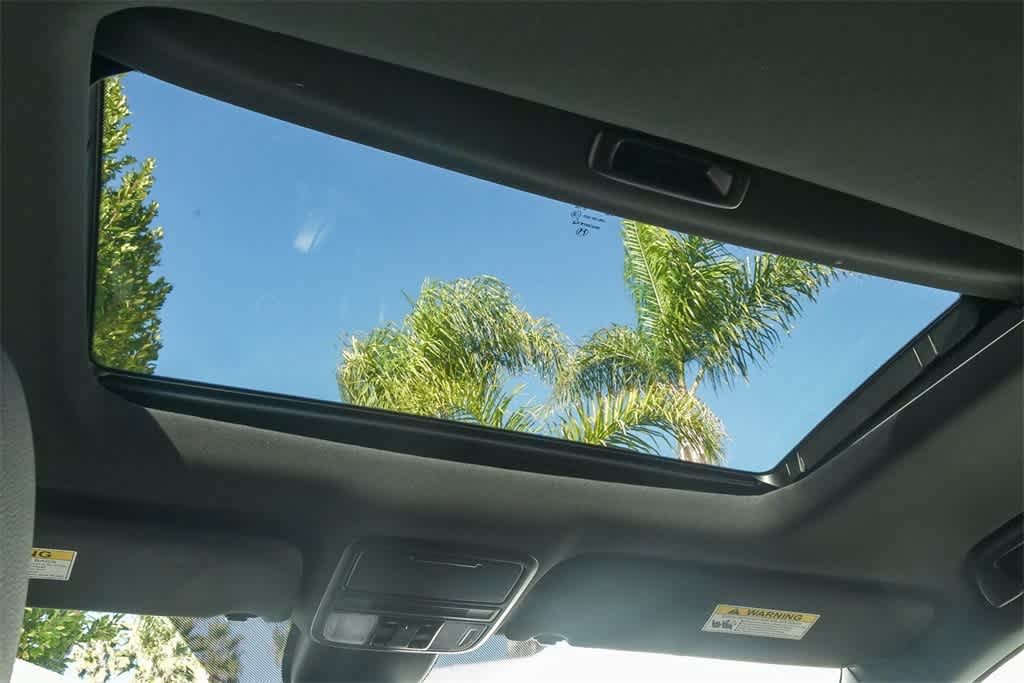 Thumbnail: 2023 Honda Odyssey - 13