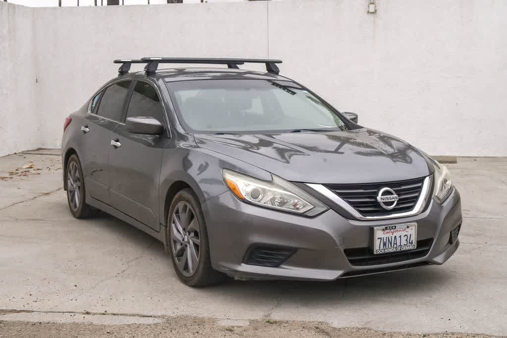 Thumbnail: 2017 Nissan Altima - 3