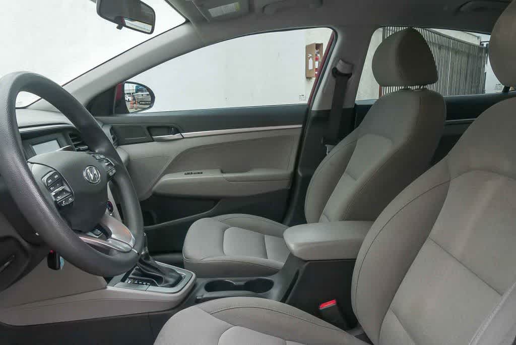 Thumbnail: 2019 Hyundai Elantra - 17