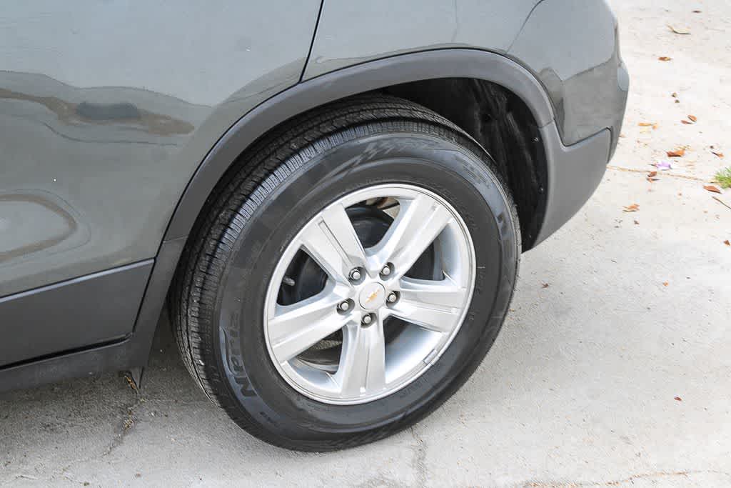 Thumbnail: 2018 Chevrolet Trax - 6