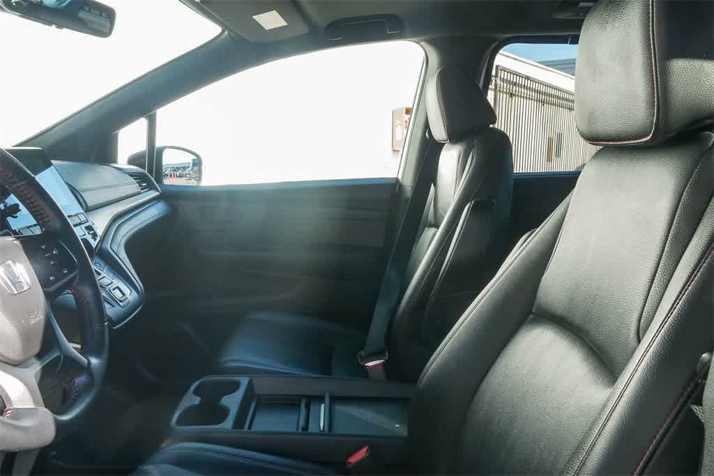 Thumbnail: 2023 Honda Odyssey - 16