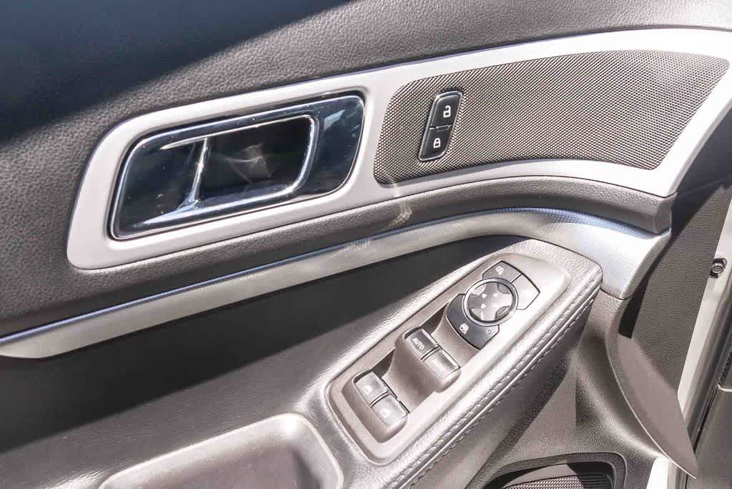 Thumbnail: 2014 Ford Explorer - 17