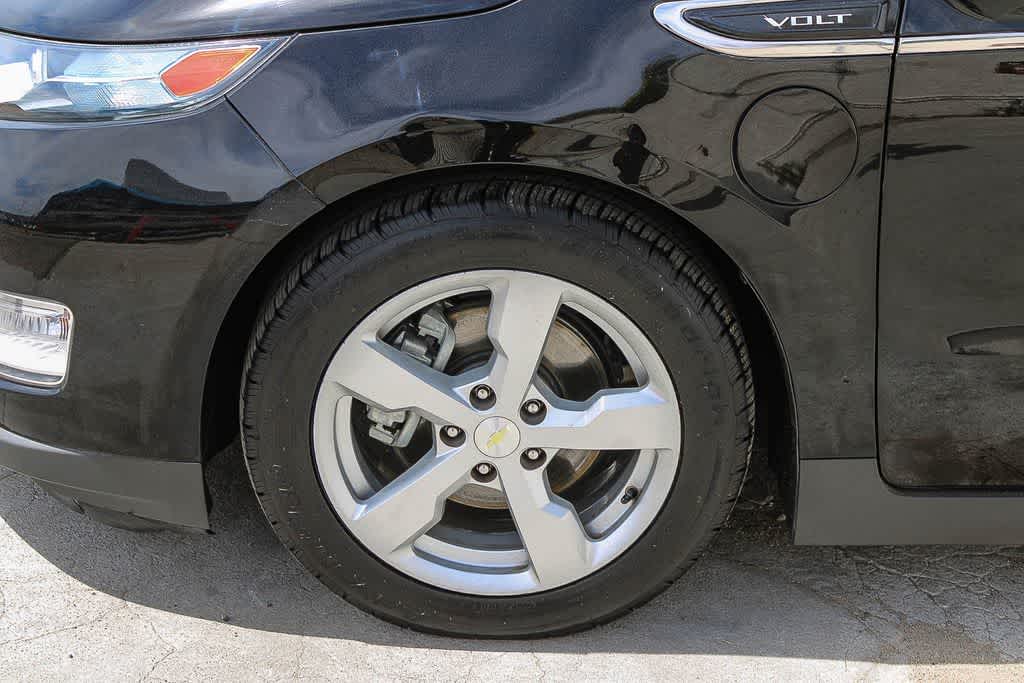 Thumbnail: 2015 Chevrolet Volt - 6