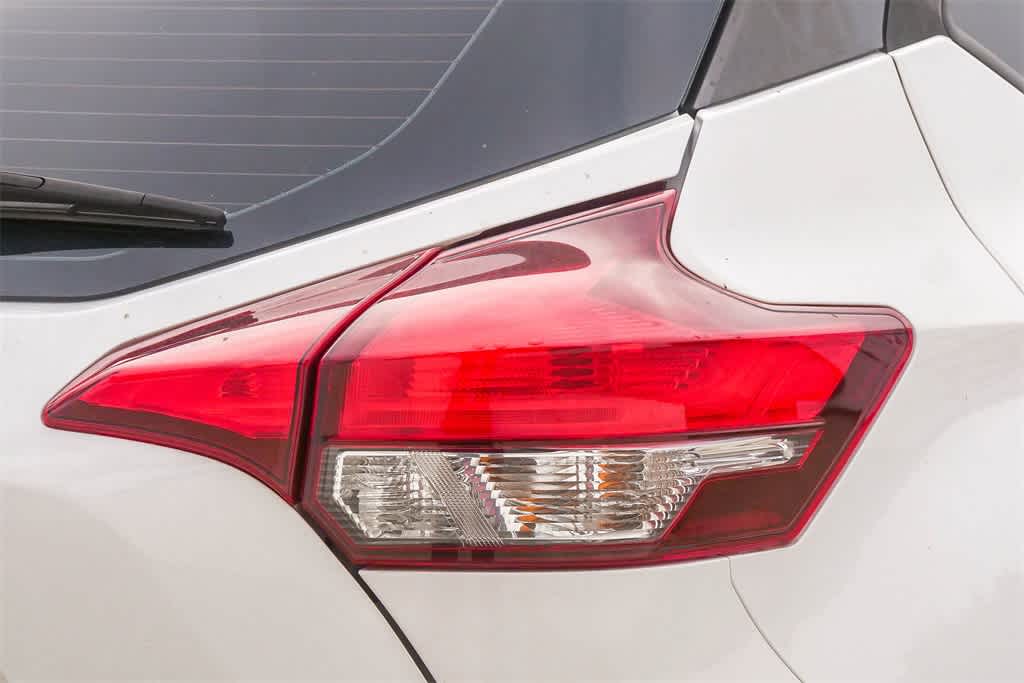 Thumbnail: 2019 Nissan Kicks - 10