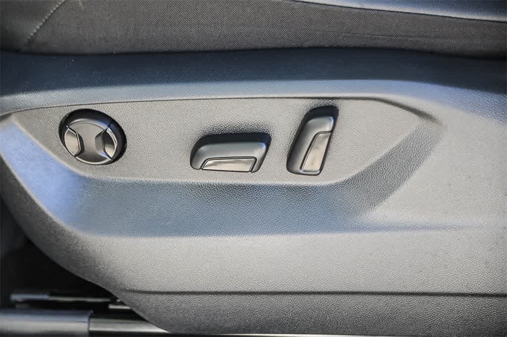 Thumbnail: 2019 Volkswagen Tiguan - 18