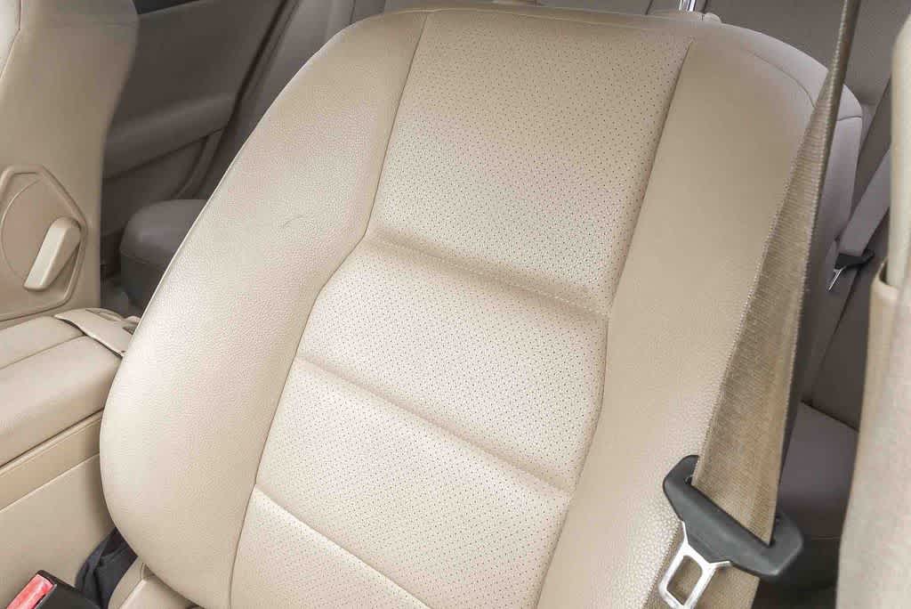 Thumbnail: 2013 Mercedes-Benz C-Class - 12