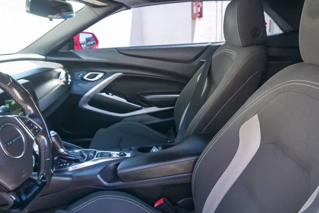 Thumbnail: 2018 Chevrolet Camaro - 17