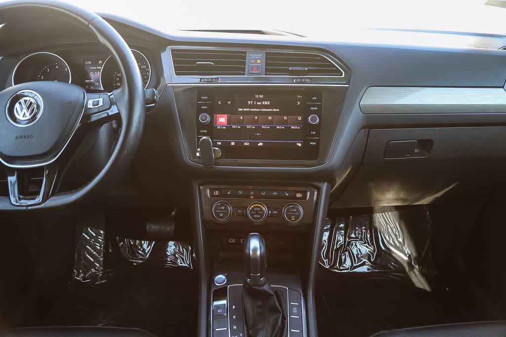 Thumbnail: 2018 Volkswagen Tiguan - 12