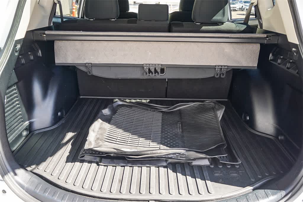 Thumbnail: 2018 Toyota RAV4 - 28