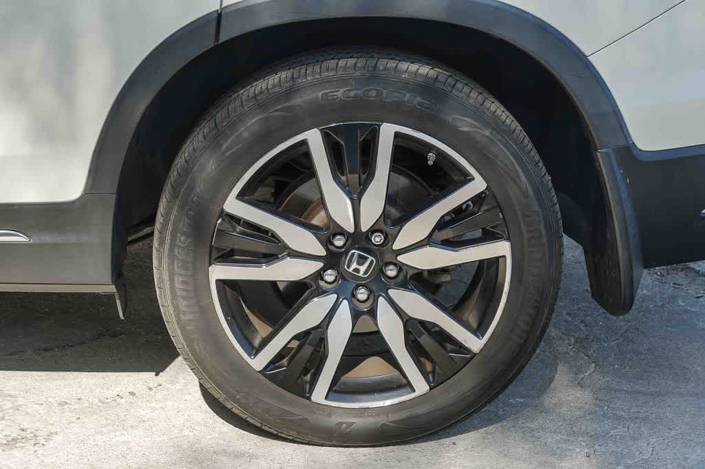 Thumbnail: 2019 Honda Pilot - 10