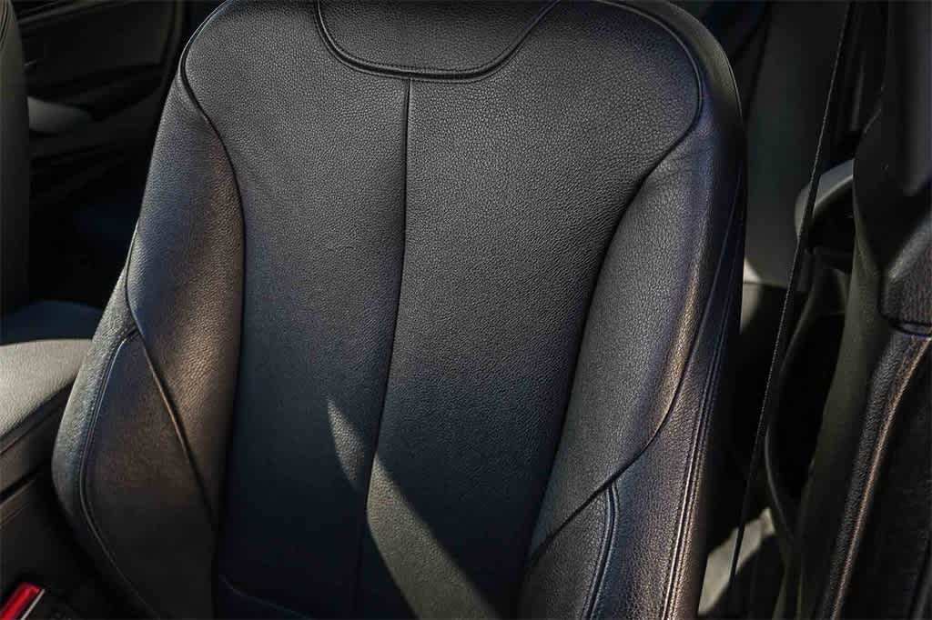 Thumbnail: 2016 BMW 3 Series - 28