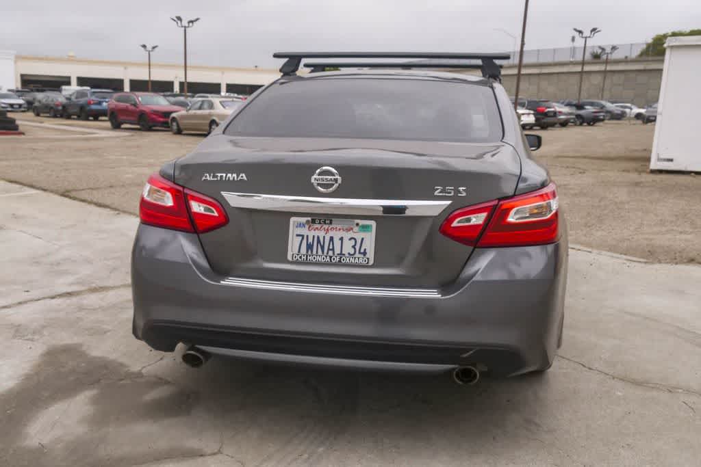 Thumbnail: 2017 Nissan Altima - 8