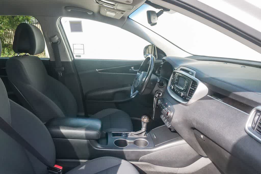 Thumbnail: 2016 Kia Sorento - 14