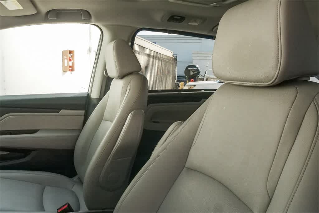 Thumbnail: 2018 Honda Odyssey - 17