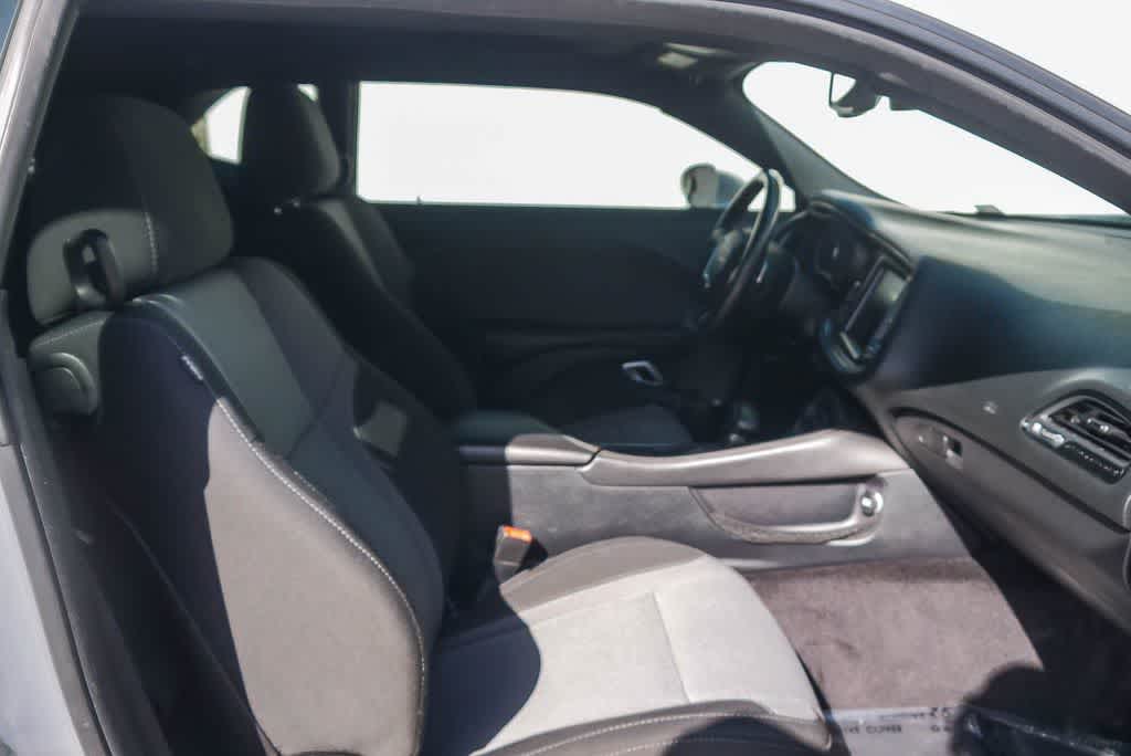 Thumbnail: 2016 Dodge Challenger - 14