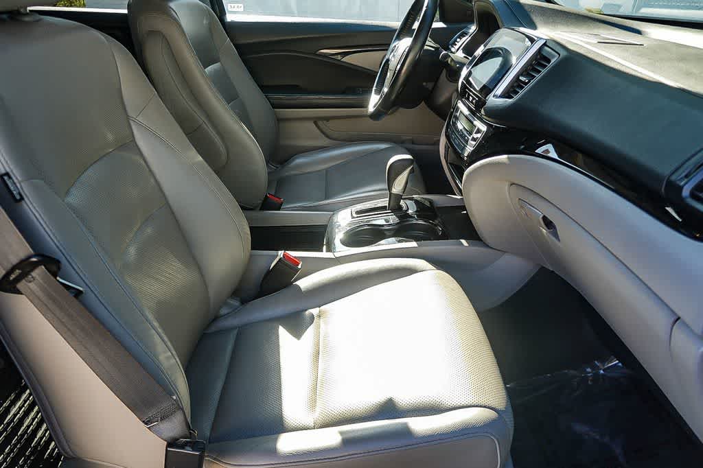 Thumbnail: 2018 Honda Ridgeline - 19