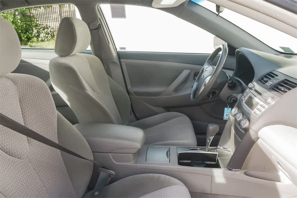 Thumbnail: 2011 Toyota Camry - 16