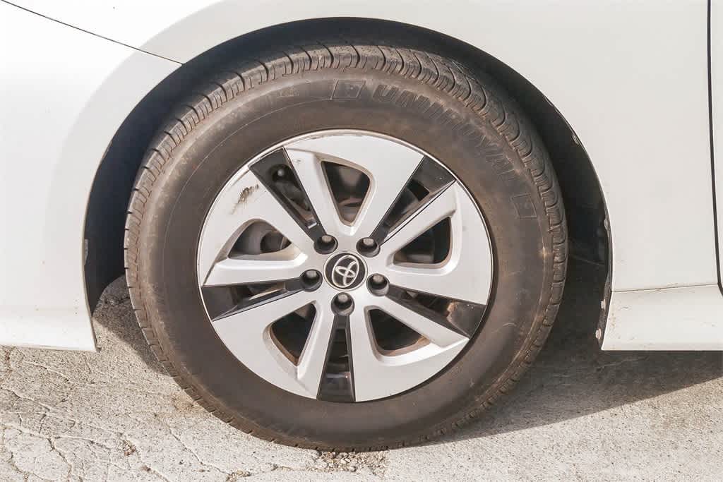 Thumbnail: 2016 Toyota Prius - 5