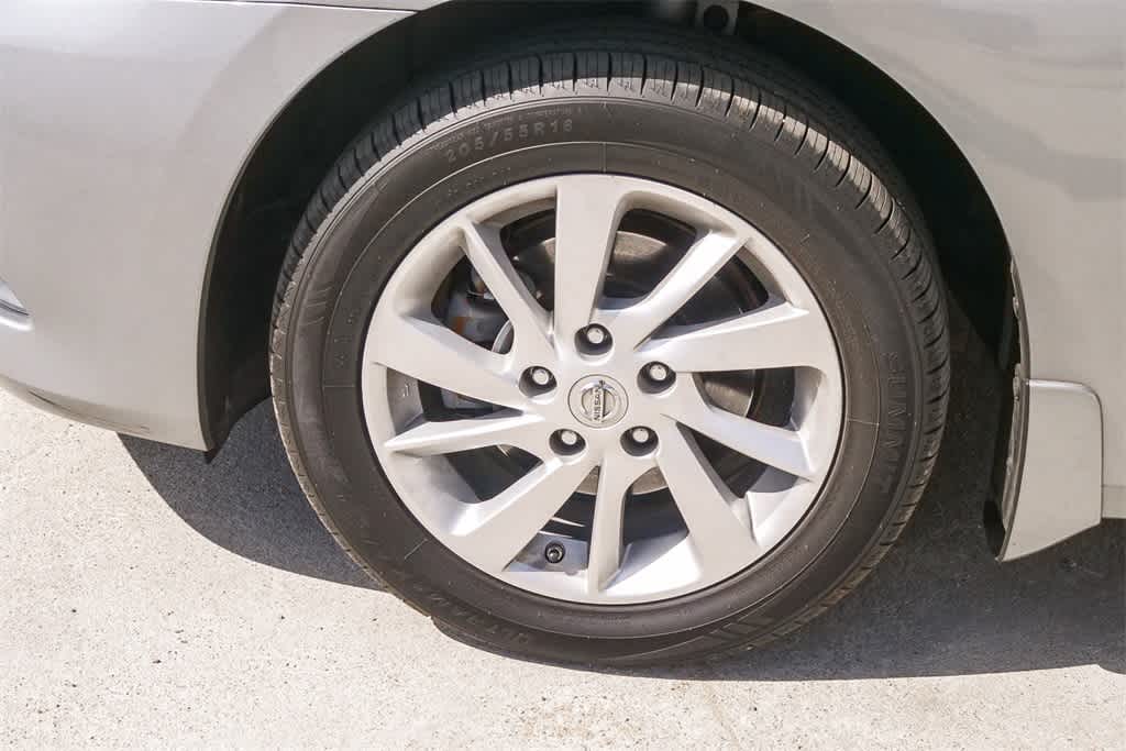 Thumbnail: 2014 Nissan Sentra - 5