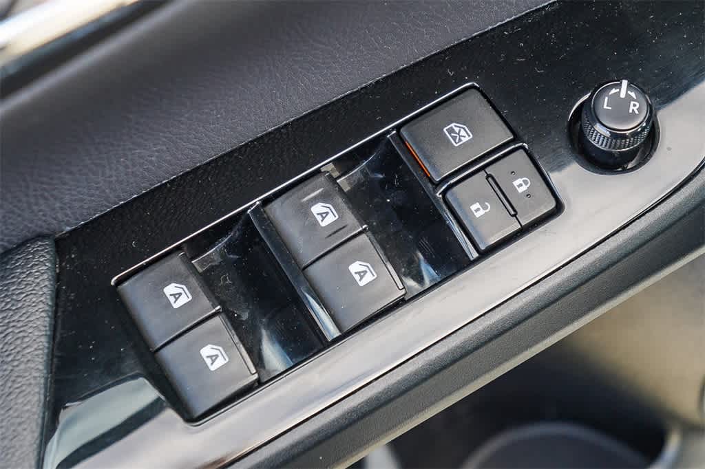 Thumbnail: 2016 Toyota Prius - 22