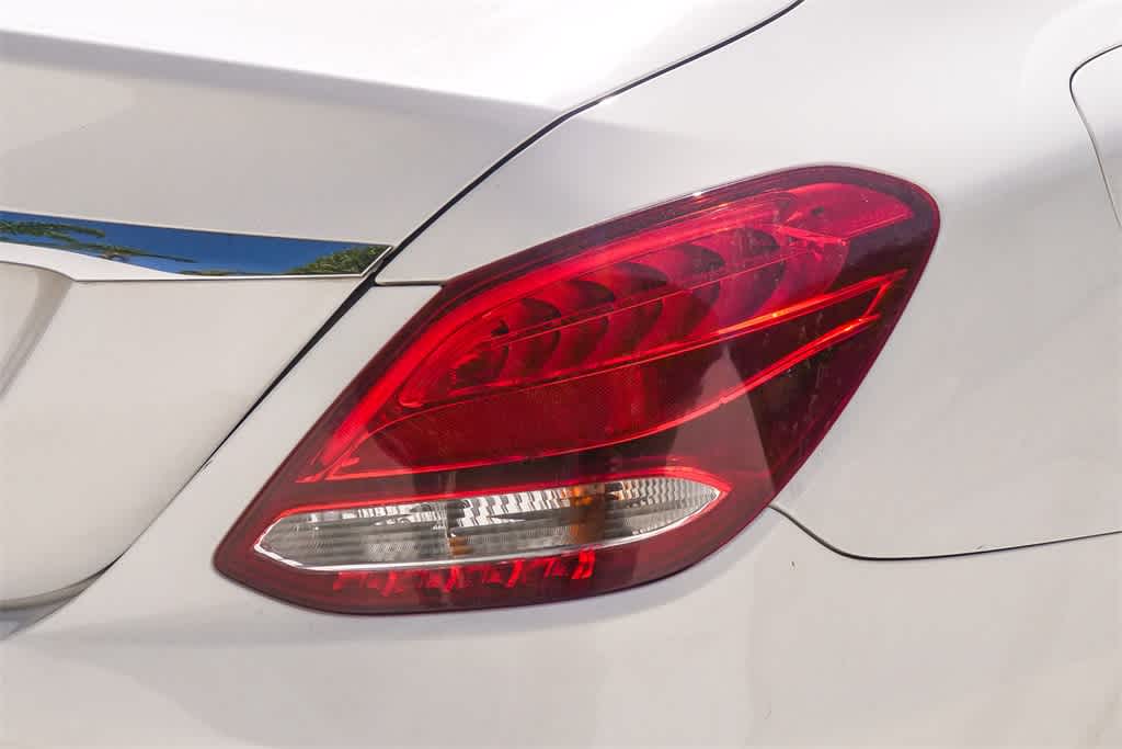 Thumbnail: 2015 Mercedes-Benz C-Class - 10