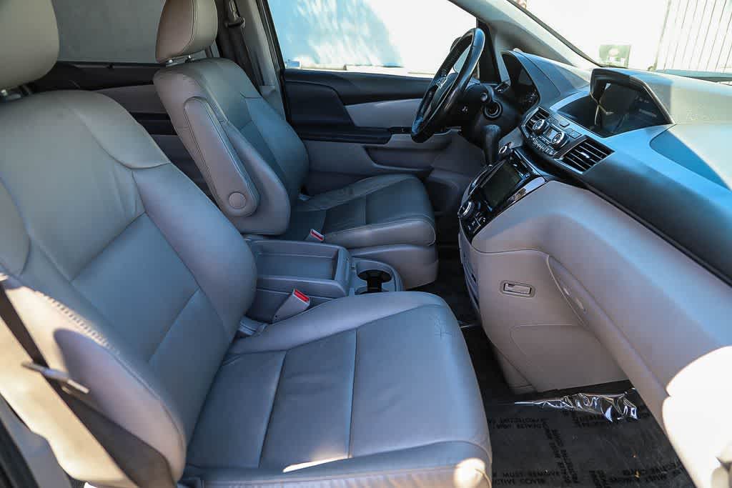 Thumbnail: 2015 Honda Odyssey - 14