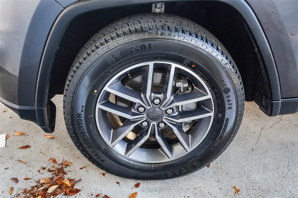 Thumbnail: 2020 Jeep Grand Cherokee - 10