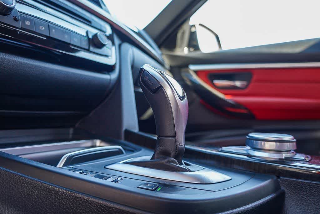 Thumbnail: 2018 BMW 3 Series - 25