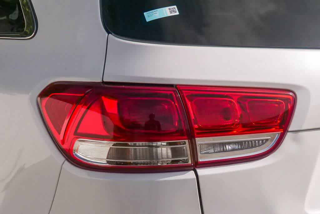 Thumbnail: 2016 Kia Sorento - 10