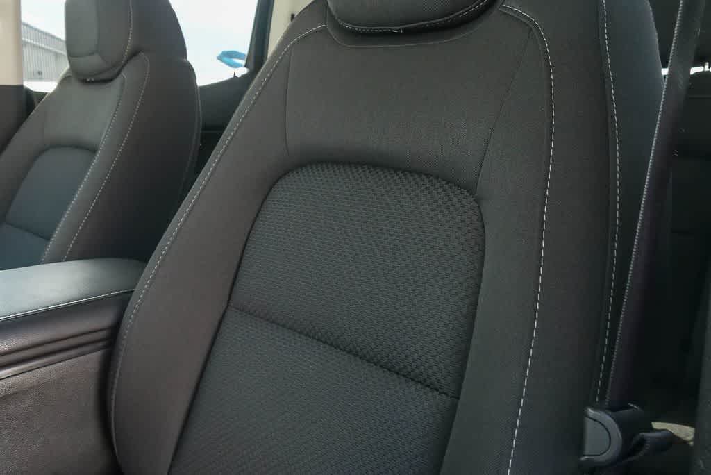 Thumbnail: 2022 Chevrolet Colorado - 21